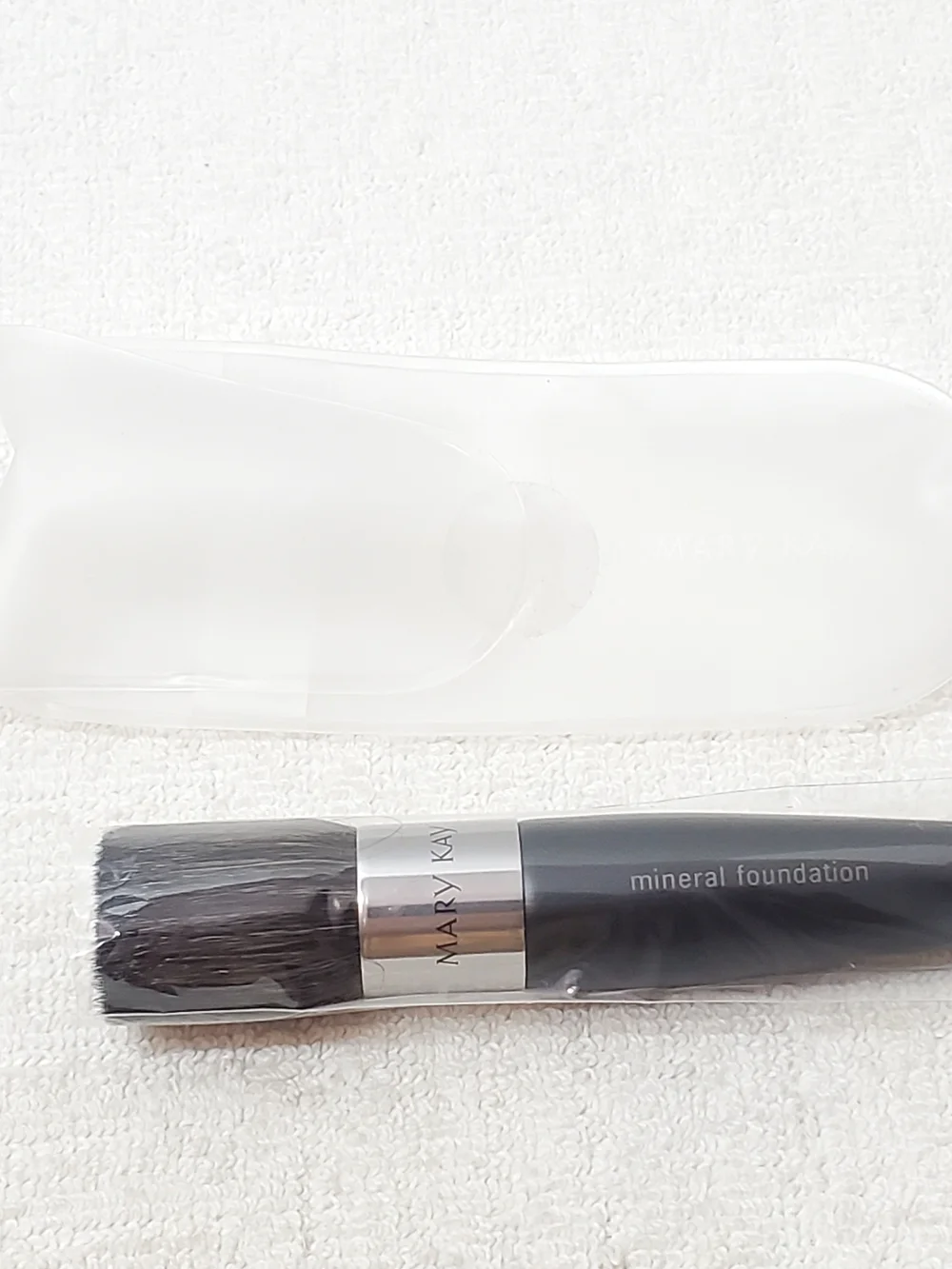 Mary Kay Mineral Foundation Brush - Black